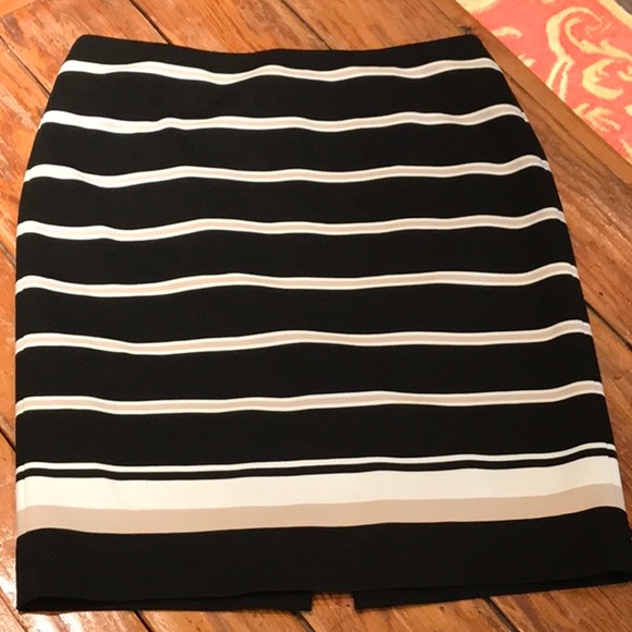 White House Black Market Dresses & Skirts - WHBM Size 12 Pencil skirt
